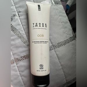 Terre de Mars body cleanser